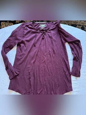 Earth Yoga burgundy long sleeve tee cotton rayon